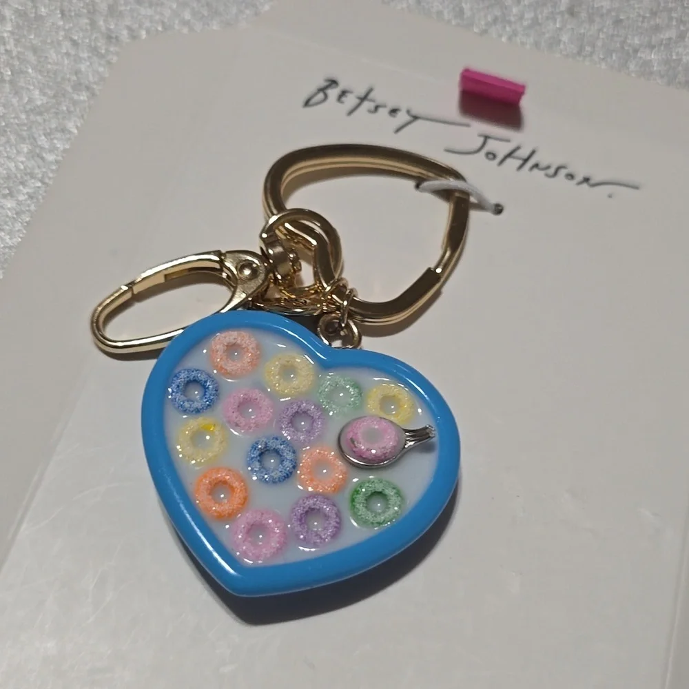 🧚‍♀️Betsey Johnson BROKEN Viral Back To School Cereal Bowl Heart Keychain